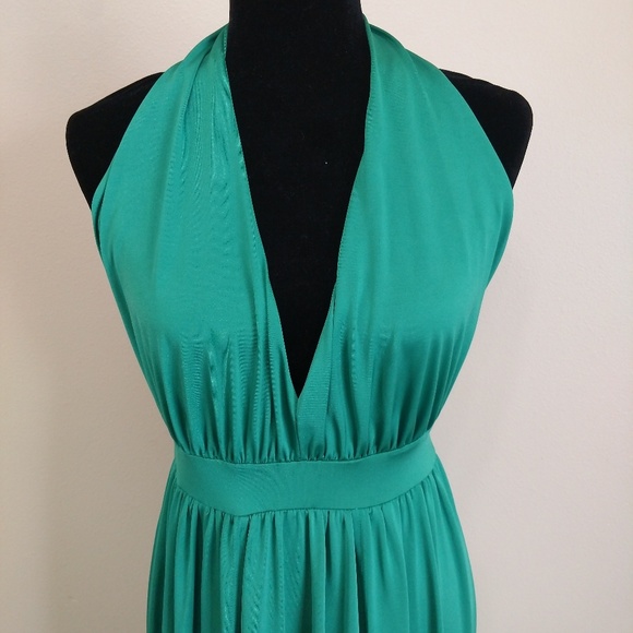 🆕SALE Emerald Halter Formal with front slits - Picture 3 of 6